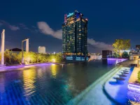 โรงแรมเอ็กซ์คิว พัทยา - สระว่ายน้ำบนดาดฟ้า