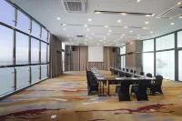 Hompton Hotel by The Beach - Business