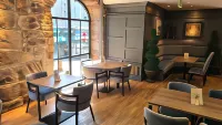Royal Athenaeum Suites