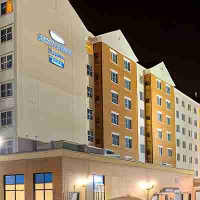 Homewood Suites by Hilton East Rutherford-Meadowlands Hotel Exterior