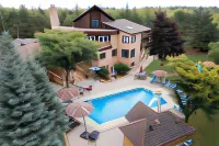 Newton Villa - Pools