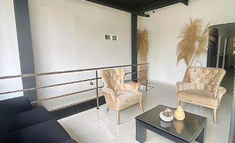 Mango House