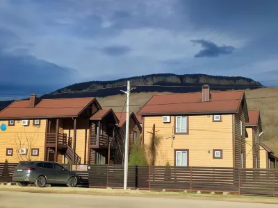 Tihaya Polyanka Mini-Hotel Отели рядом с достопримечательностью «Водопады Руфабго»