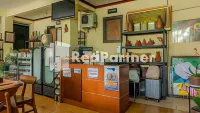 Vandhela Homestay Syariah Mitra RedDoorz Hotels in Jambangan