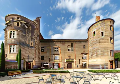 Hôtel 5 étoiles du Château de Saint Vidal Hôtels à : Saint-Vidal
