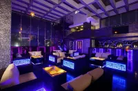 The Garuda Hotels - Parkplatz