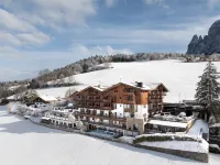 Hotel Emmy - Five Elements Hotels in Tiers