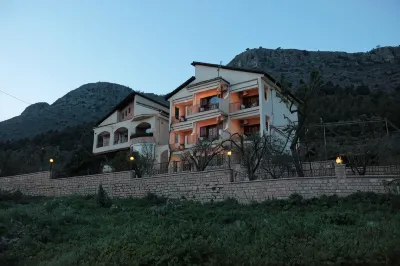 Almini Apartments Hotels in Plataria