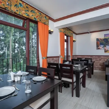 Summit Sherpa Mountain Hotel & Spa