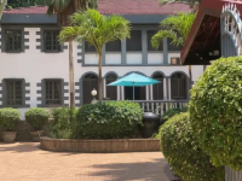 Hotel Chateau St Cloud โรงแรมในลาดิกิว