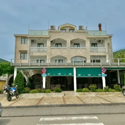 Hotel Grbalj Hoteles cerca de Playa Mogren