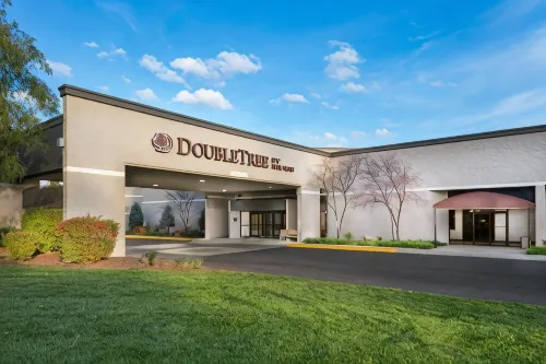 DoubleTree by Hilton Lawrence Hoteles en Lawrence