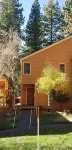 Fully Stocked & Spacious McCloud 3Bed/ 2.5  Walk to Lake 1-Car Garage