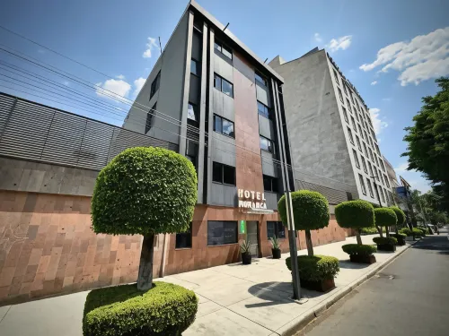 Hotel Monarca