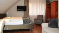 Hotel-Restaurant Schmachtenbergshof فنادق في Velbert
