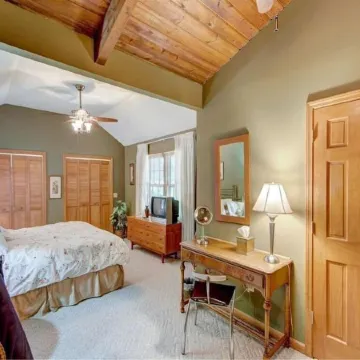 Carson's Run on Cedar Mountain--Cozy retreat with spectacular mountain views.