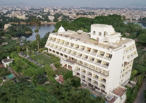 Hotel Hilltop Palace - بار