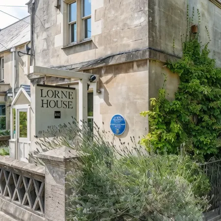 Lorne House Bed & Breakfast
