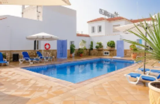 ホスタル マノロ