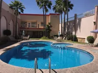 โรงแรม ซานเตียโก พลาซา - ที่มีสระว่ายน้ำ