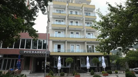 Hotel Pogradeci Отели в г. Поградец