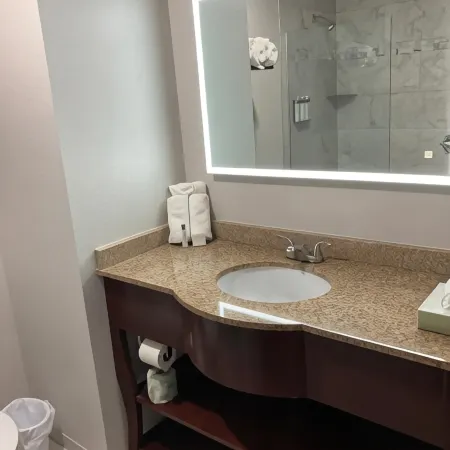 Elker Inn & Suites