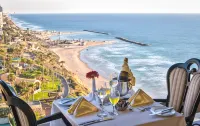 The Seasons Hotel -Studio & Suite - Pools