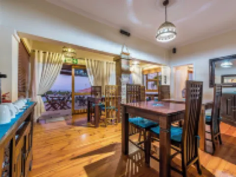 藍寶石招待所 莫塞爾貝酒店