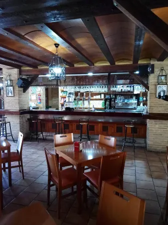 Hotel Yeste Отели в г. Есте