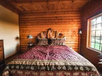 River View Lodge, Sunset Views over Mississippi River w/ Hot Tub Hotels in Freeman