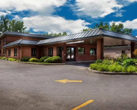 Ramada by Wyndham Laval Hotels in Laval