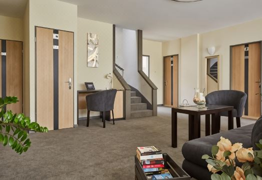 6. 골드 하우스 펜..