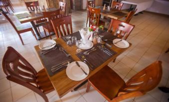 Parkview Safari Hotel and Apartments