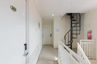 RedDoorz @ Garden Boulevard Citra Raya Tangerang Hotels in Sindang Jaya