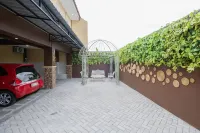 RedDoorz Syariah Near Rsud Dr Iskak Tulungagung Hotels near Hutan Kota Tulungagung