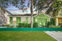 Queen Beds | Private Pool | Super Fast WIFI Hotels in Osceola County