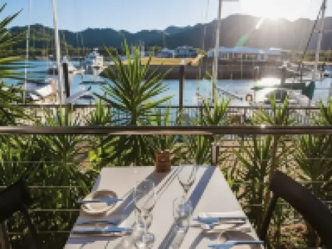 Absolute Waterfront Magnetic Island Hotels in Nelly Bay