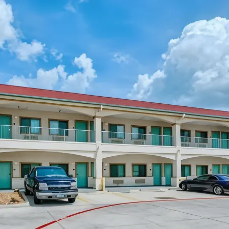 Americas Best Value Inn and Suites IAH Airport North