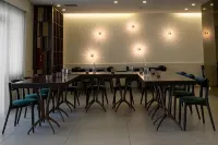 Apulia Praia Hotel