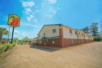 Super 8 by Wyndham Natchitoches