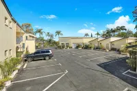 Caboolture Riverlakes Boutique Motel - parking