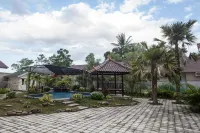 RedDoorz Syariah Plus Near Banyuwangi Airport فنادق في Kabat