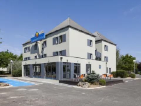 โรงแรมคอมฟอร์ต ออร์ลีน โอลีเวต โอลแนส์ โรงแรมในOlivet