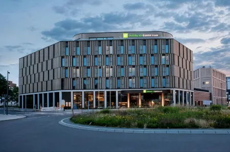 Holiday Inn Express & Suites Monheim am Rhein Отели в г. Гревенброх