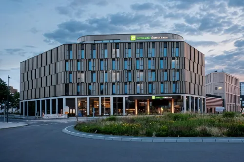 Holiday Inn Express & Suites Monheim am Rhein Hotel di Bedburg