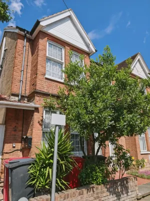 SnoozeDen Wellesley – Near to Slough Station Hotel a Wexham