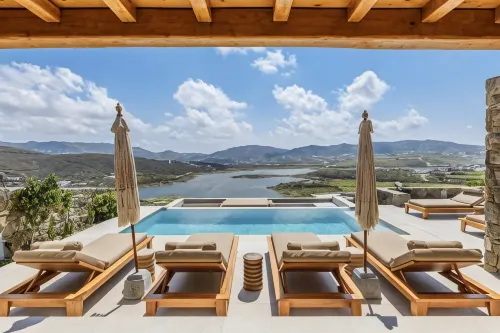 Nasta Suites & Villas Intentional Living Mykonos - vue sur la montagne