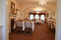 Red Rocker Inn - 3-Star
