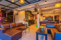 Eclipse Hostel and Bar