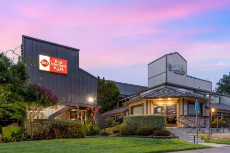 Best Western Plus Inn at the Vines